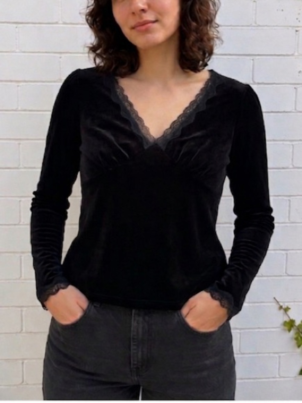 Princess Goes Hollywood Black Velvet Whimsigoth Lace V-Neck Top Size Small